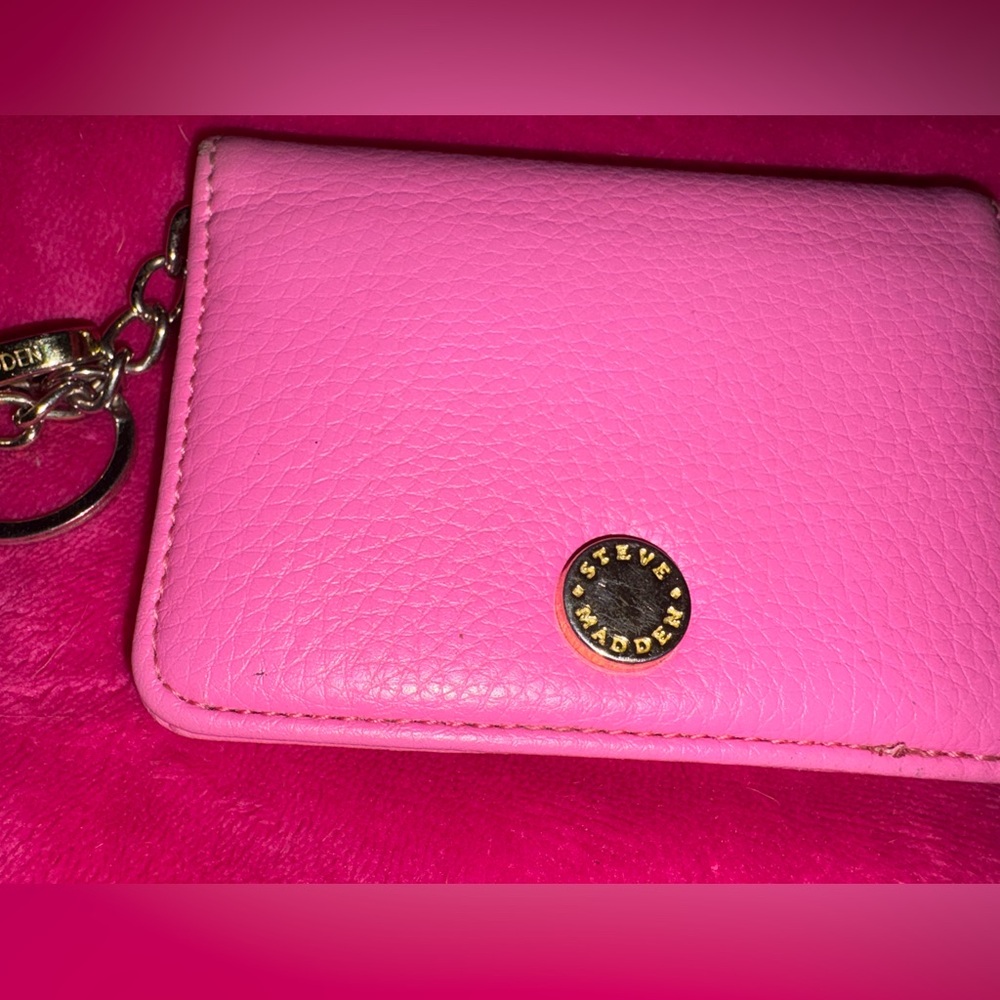 Steve Madden Bright Pink Leather Card Case with Gold Keychain - Picture 3 of 5